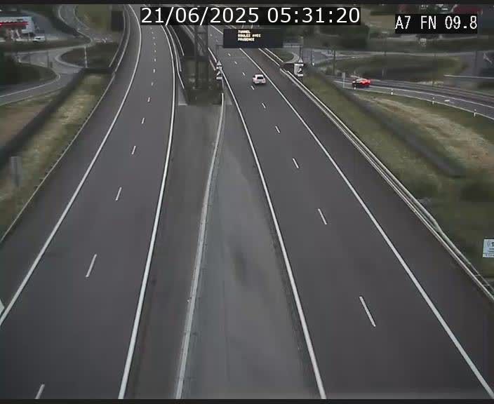 Caméra trafic Luxembourg - A7, Tunnel Gousselerbierg, sortie sud, direction rond-point Lorentzweiler (BK 9.9)