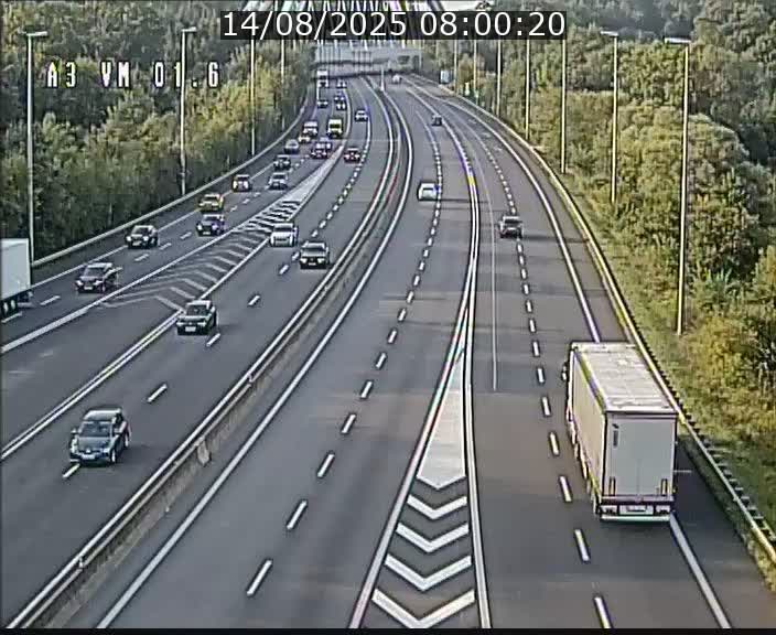 Traffic live webcam Luxembourg - Croix de Gasperich - A3 - BK 1.6 - direction France/Aire de Berchem