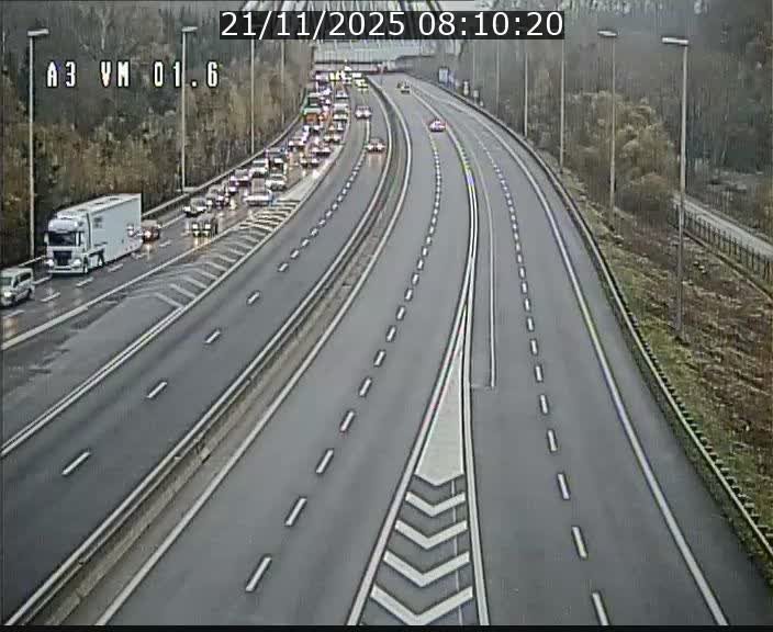 Traffic live webcam Luxembourg - Croix de Gasperich - A3 - BK 1.6 - direction France/Aire de Berchem