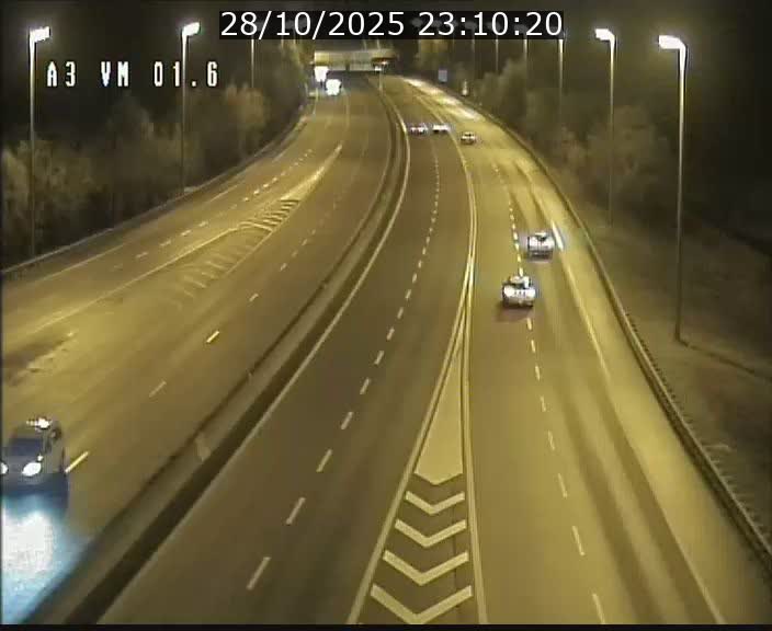 Traffic live webcam Luxembourg - Croix de Gasperich - A3 - BK 1.6 - direction France/Aire de Berchem