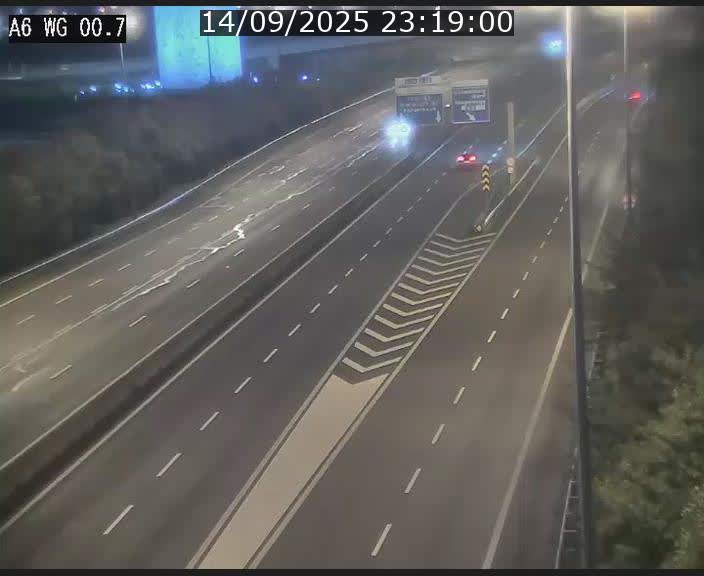Traffic live webcam Luxembourg Croix de Cessange - A6 - BK 0.7 - direction A3 France