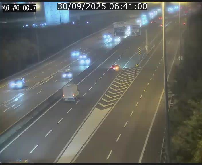 Traffic live webcam Luxembourg Croix de Cessange - A6 - BK 0.7 - direction A3 France