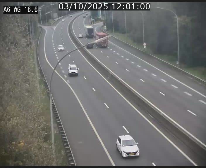 Traffic live webcam Luxembourg Aire de Capellen - A6 - BK 16.6 - direction Luxembourg/France/Allemagne
