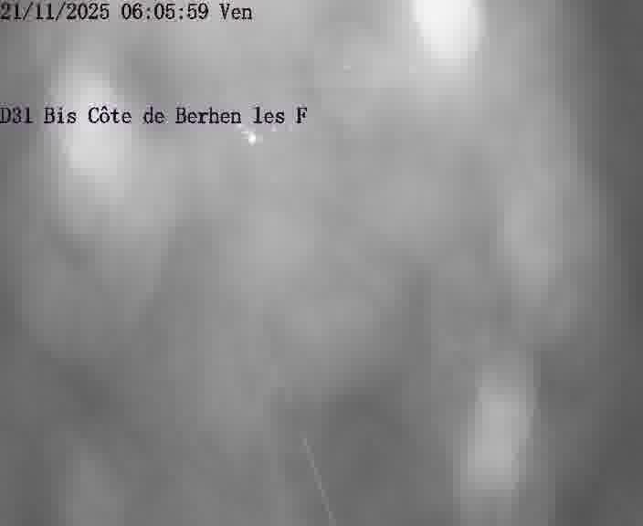Webcam de surveillance sur D31bis (France) à Behren-lès-Forbach, cadrée vers Sarreguemines, proposant une information routière utile aux déplacements quotidiens.