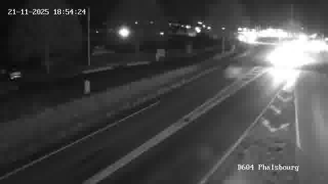 Webcam de surveillance sur D604 (France) à Phalsbourg, cadrée vers Phalsbourg, proposant une information routière utile aux déplacements quotidiens.