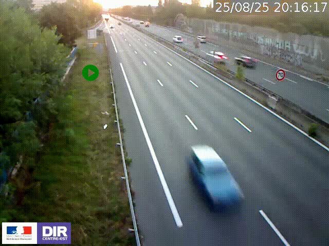 Webcam à Bron sur l'A43 à la jonction avec le boulevard périphérique de Lyon (D383). Vue orientée vers Lyon