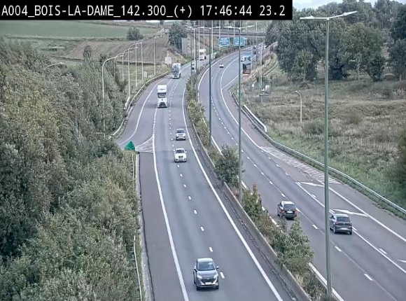 Webcam située entre la sortie 29 Neufchâteau et la jonction avec l'E25 en direction de Liège et Luxembourg