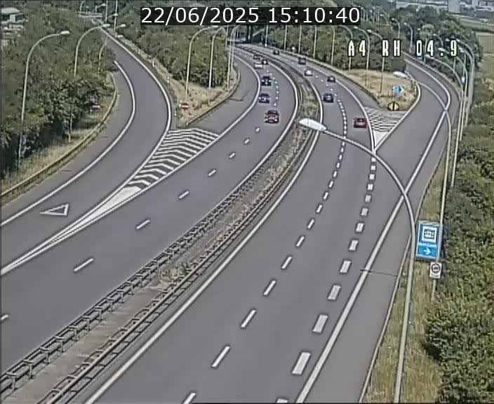 Traffic live webcam Luxembourg Leudelange - A4 - BK 4.9 - direction Luxembourg