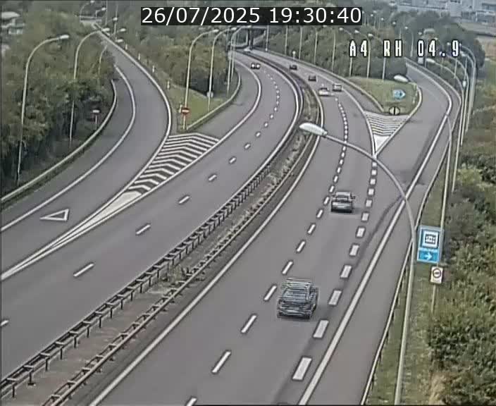 Traffic live webcam Luxembourg Leudelange - A4 - BK 4.9 - direction Luxembourg