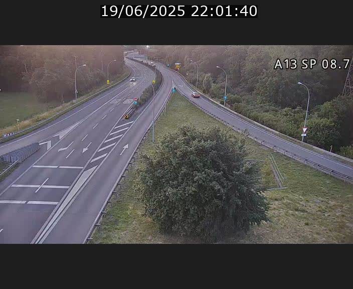 Traffic live webcam Luxembourg Jonction Lankelz - A13 direction Pétange - BK 8.7 