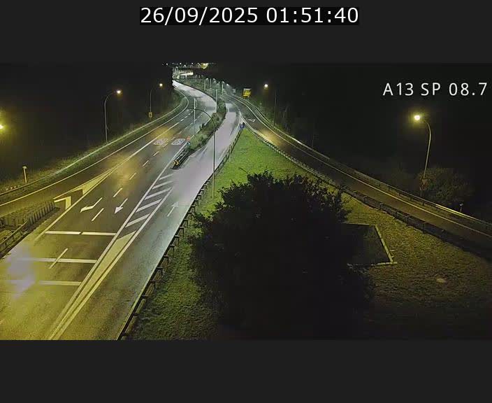 Traffic live webcam Luxembourg Jonction Lankelz - A13 direction Pétange - BK 8.7 