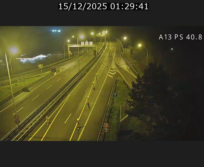Webcam autoroute A13 à la sortie est du tunnel Markusbierg à Schengen. Vue sur le pont de la Moselle, vers l'Allemagne