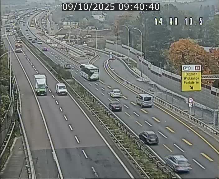 Traffic live webcam Luxembourg Pontpierre - A4 - BK 10.5 - direction Luxembourg