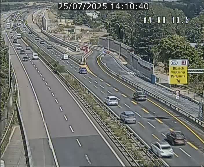 Traffic live webcam Luxembourg Pontpierre - A4 - BK 10.5 - direction Luxembourg
