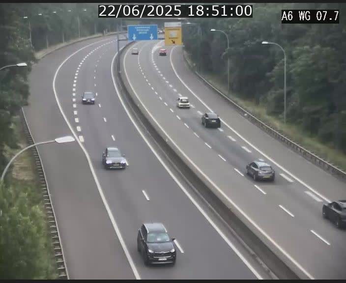 Traffic live webcam Luxembourg - Bridel - A6 - BK 7.7 - direction Belgique