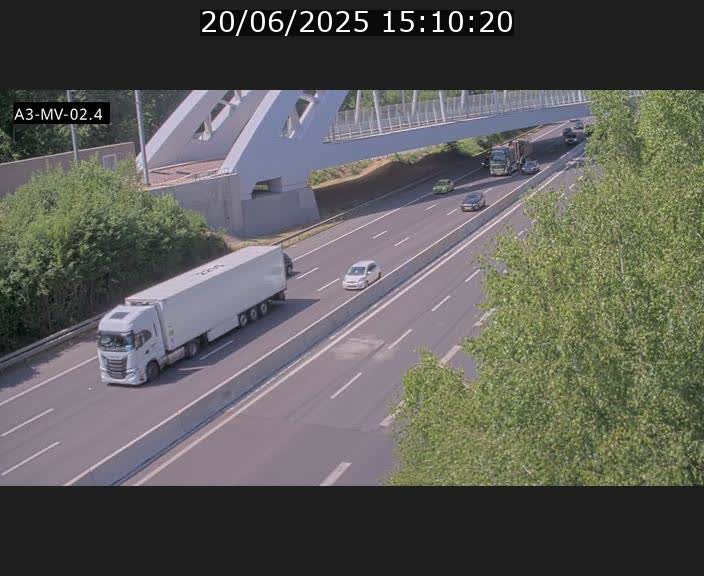 Webcam autoroute de la France (A3) au Luxembourg à Fentange, à proximité de la Croix de Gasperich. Vue orientée vers la Cloche d'Or