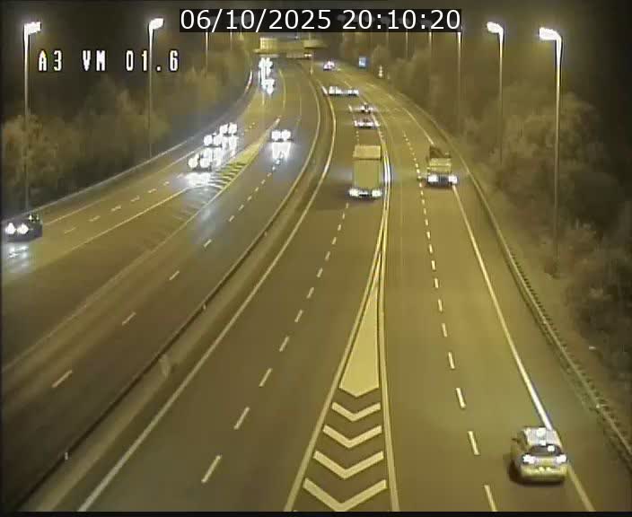 Traffic live webcam Luxembourg - Croix de Gasperich - A3 - BK 1.6 - direction France/Aire de Berchem