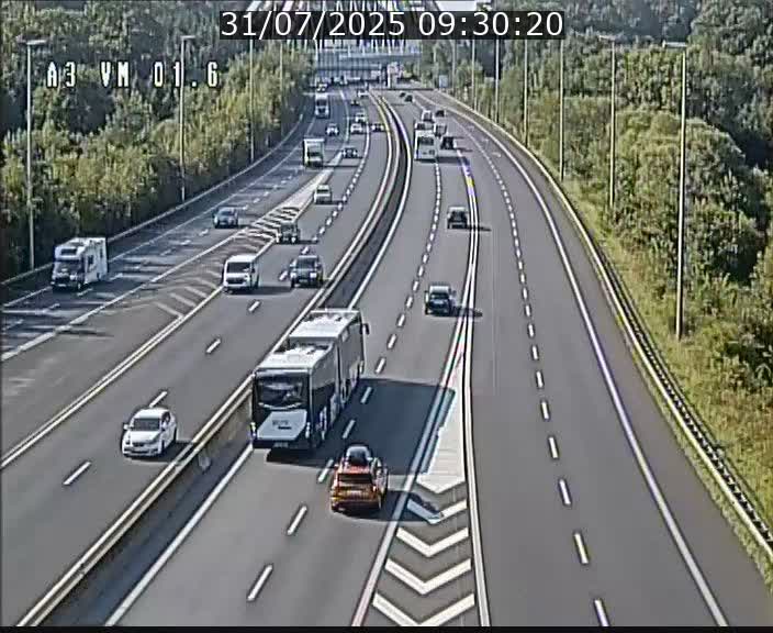 Traffic live webcam Luxembourg - Croix de Gasperich - A3 - BK 1.6 - direction France/Aire de Berchem