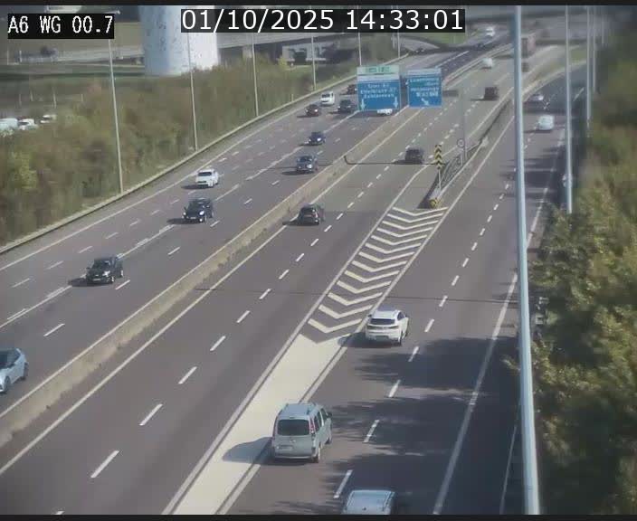 Traffic live webcam Luxembourg Croix de Cessange - A6 - BK 0.7 - direction A3 France