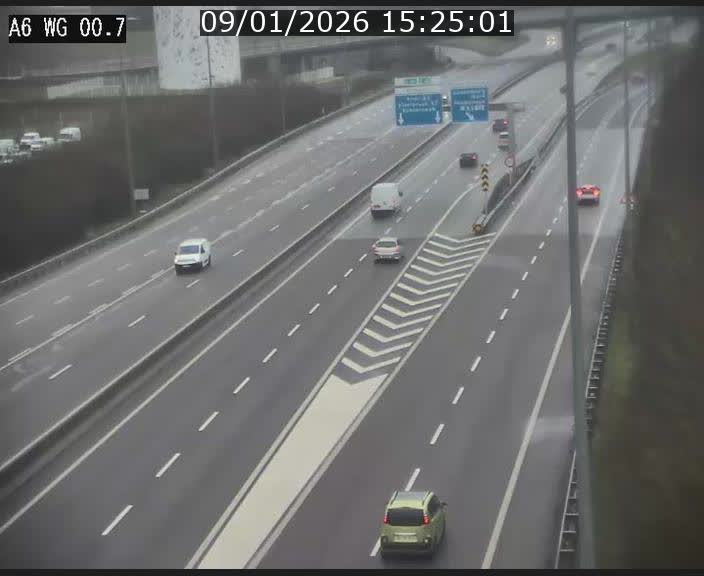Traffic live webcam Luxembourg Croix de Cessange - A6 - BK 0.7 - direction A3 France