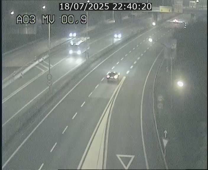 Traffic live webcam Luxembourg Croix de Gasperich - A3 - BK 0.4 - direction Luxembourg