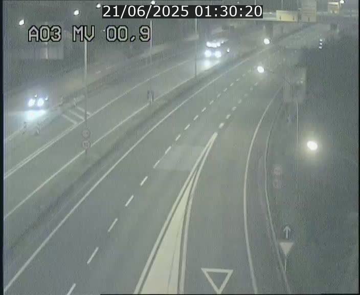 Traffic live webcam Luxembourg Croix de Gasperich - A3 - BK 0.4 - direction Luxembourg