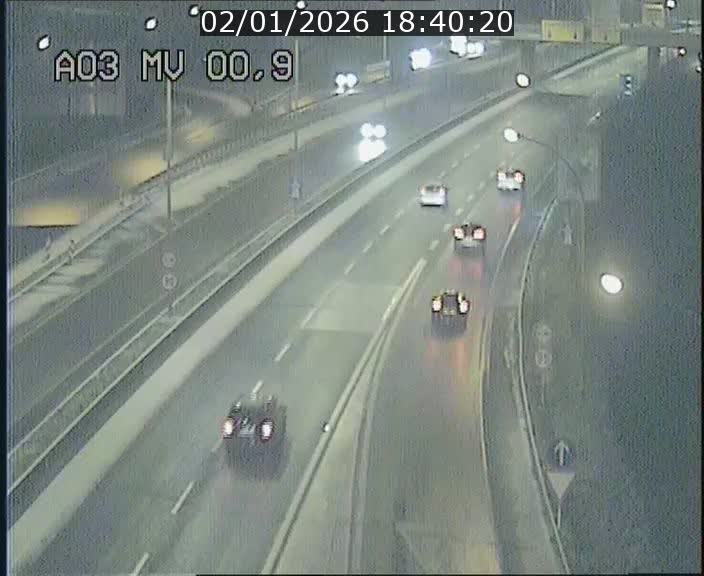 Traffic live webcam Luxembourg Croix de Gasperich - A3 - BK 0.4 - direction Luxembourg