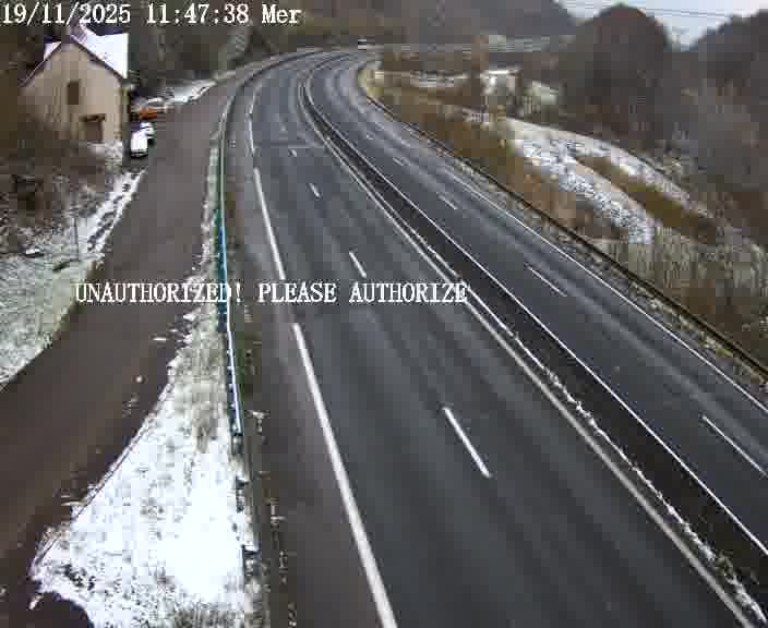 Webcam sur la D910 située dans la Côte des 4 vents. Vue orientée vers le bas, vers Saint-Avold.