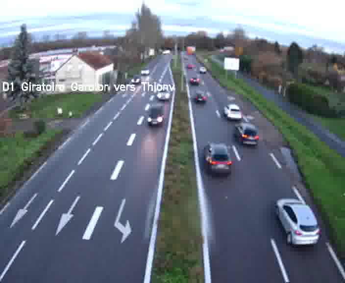 Webcam de surveillance sur D1 (France) à Ennery, cadrée vers Thionville, proposant une information routière utile aux déplacements quotidiens.