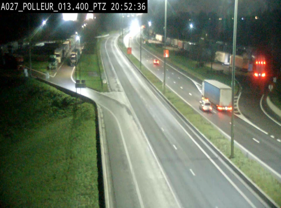 Webcam A27/E42 avec vue sur le parking de l'aire de Polleur, après le Viaduc de Polleur à Theux. Vue orientée vers Liège