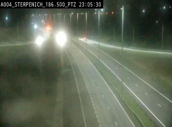 Webcam E411 à Sterpenich en Belgique près de la frontière du Luxembourg. Vue orientée vers Bruxelles