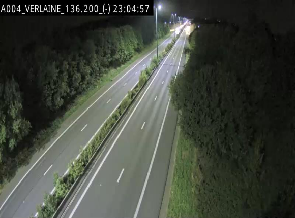 Webcam sur l'E411 à hauteur du pont surplombant la N40, à proximité de la sortie 26 Verlaine - Libramont-Chevigny. Vue orientée vers Namur