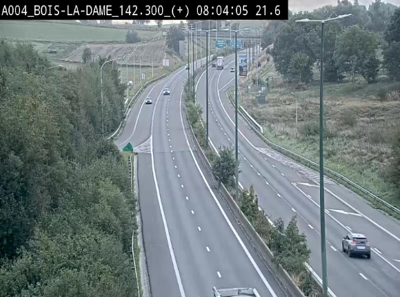 Webcam située entre la sortie 29 Neufchâteau et la jonction avec l'E25 en direction de Liège et Luxembourg