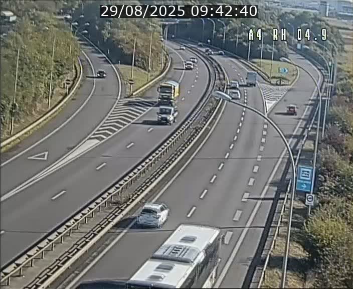 Traffic live webcam Luxembourg Leudelange - A4 - BK 4.9 - direction Luxembourg