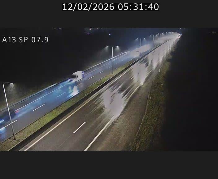 Traffic live webcam Luxembourg Jonction Lankelz - A13 direction Pétange - BK 7.9