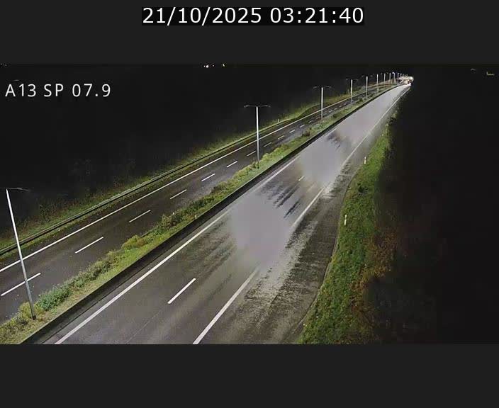 Traffic live webcam Luxembourg Jonction Lankelz - A13 direction Pétange - BK 7.9