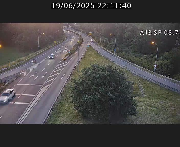 Traffic live webcam Luxembourg Jonction Lankelz - A13 direction Pétange - BK 8.7 