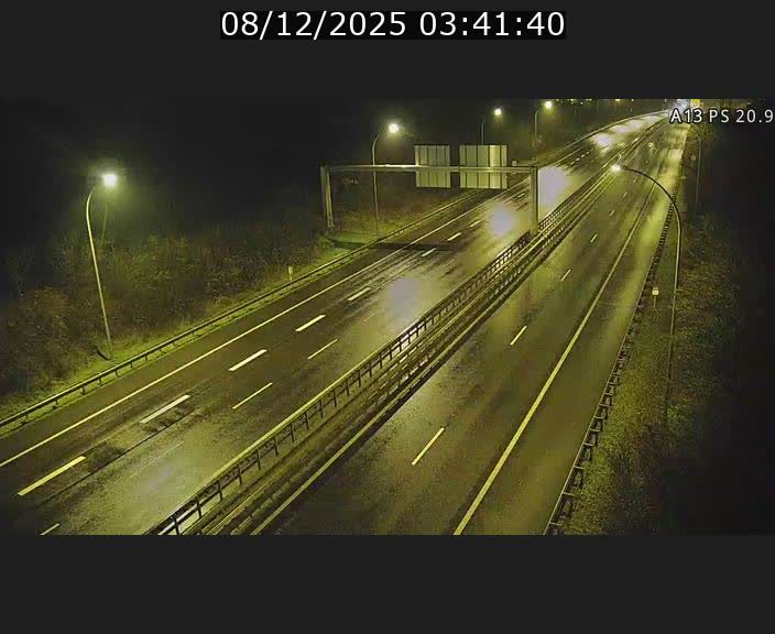 Traffic live webcam Luxembourg Croix de Bettembourg, rond-point d'Hellange - A13 direction Allemagne - BK 20.9