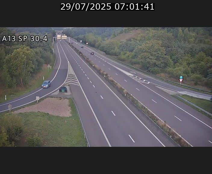 Traffic live webcam Luxembourg Altwies - A13 direction Luxembourg-ville - BK 30.4