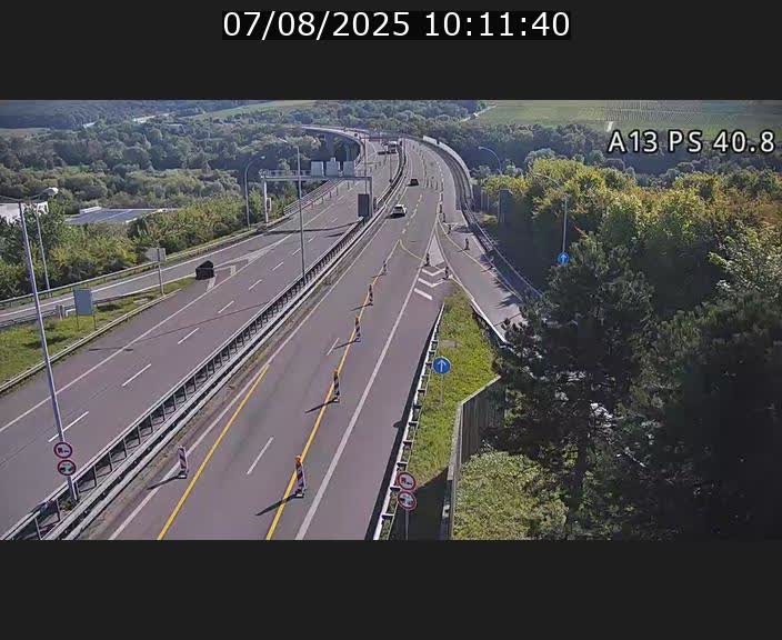 Webcam autoroute A13 à la sortie est du tunnel Markusbierg à Schengen. Vue sur le pont de la Moselle, vers l'Allemagne