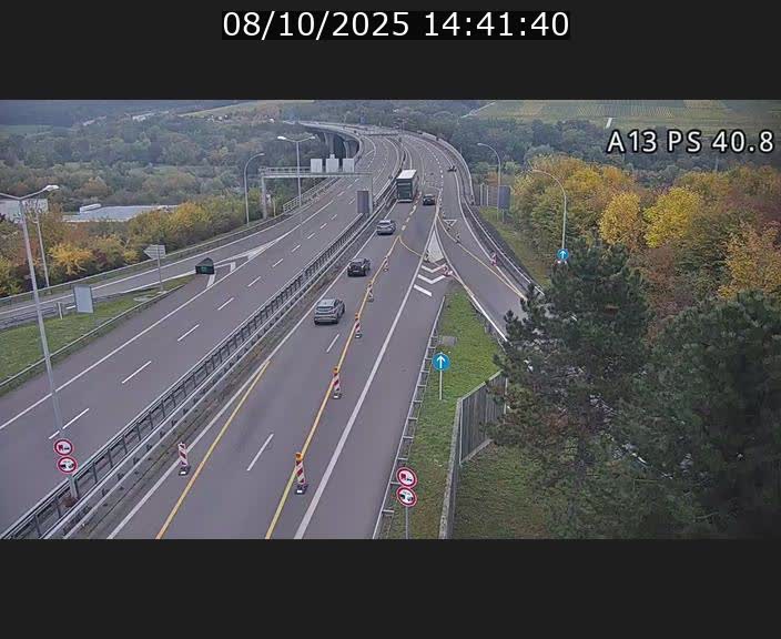 Webcam autoroute A13 à la sortie est du tunnel Markusbierg à Schengen. Vue sur le pont de la Moselle, vers l'Allemagne