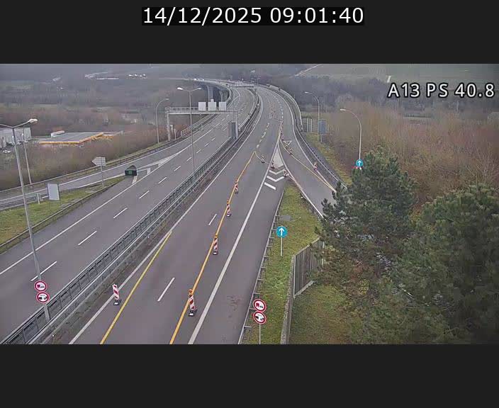 Webcam autoroute A13 à la sortie est du tunnel Markusbierg à Schengen. Vue sur le pont de la Moselle, vers l'Allemagne