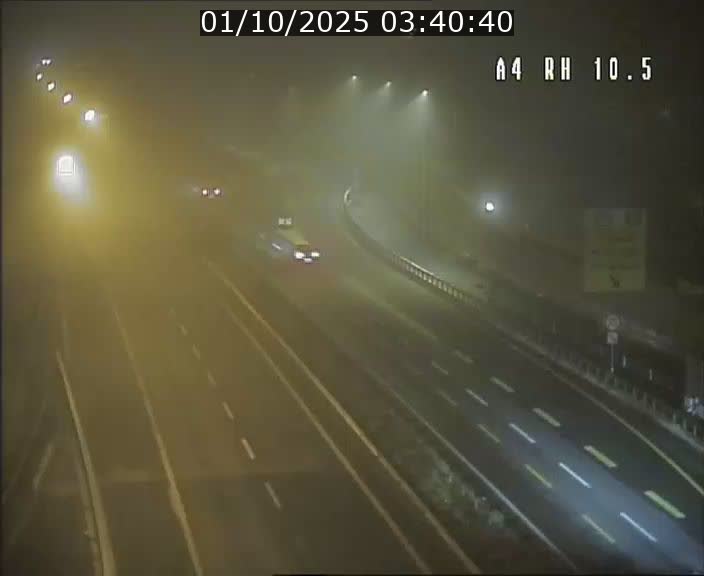 Traffic live webcam Luxembourg Pontpierre - A4 - BK 10.5 - direction Luxembourg