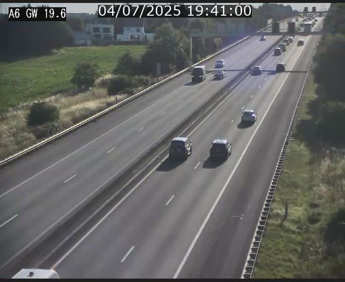 Traffic live webcam Luxembourg - Steinfort - A6 - BK 19.6 - direction Belgique
