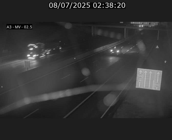 Webcam autoroute A3 au Luxembourg à proximité de la Croix de Gasperich. Vue orientée vers Luxembourg