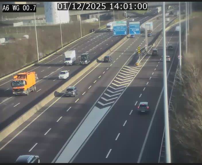 Traffic live webcam Luxembourg Croix de Cessange - A6 - BK 0.7 - direction A3 France