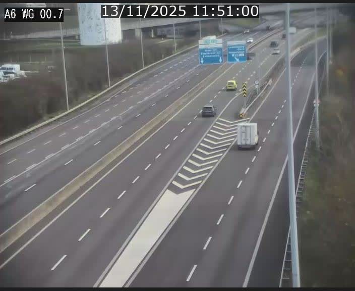 Traffic live webcam Luxembourg Croix de Cessange - A6 - BK 0.7 - direction A3 France