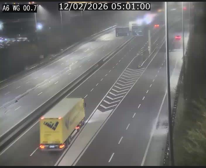 Traffic live webcam Luxembourg Croix de Cessange - A6 - BK 0.7 - direction A3 France