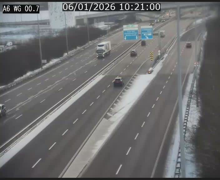 Traffic live webcam Luxembourg Croix de Cessange - A6 - BK 0.7 - direction A3 France