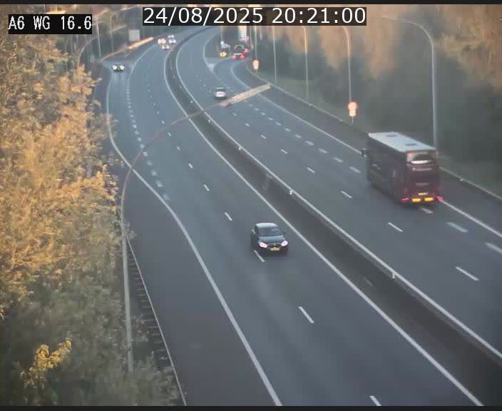 Traffic live webcam Luxembourg Aire de Capellen - A6 - BK 16.6 - direction Luxembourg/France/Allemagne